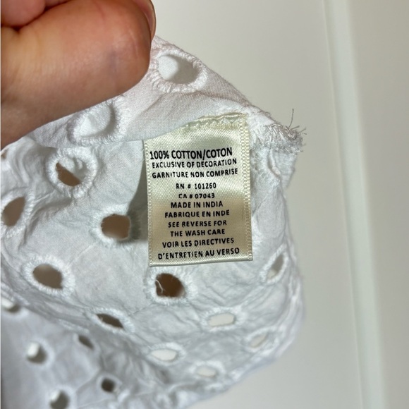 True Destinations Cover Up White Eyelet Women's Shorts - Picture 4 of 4